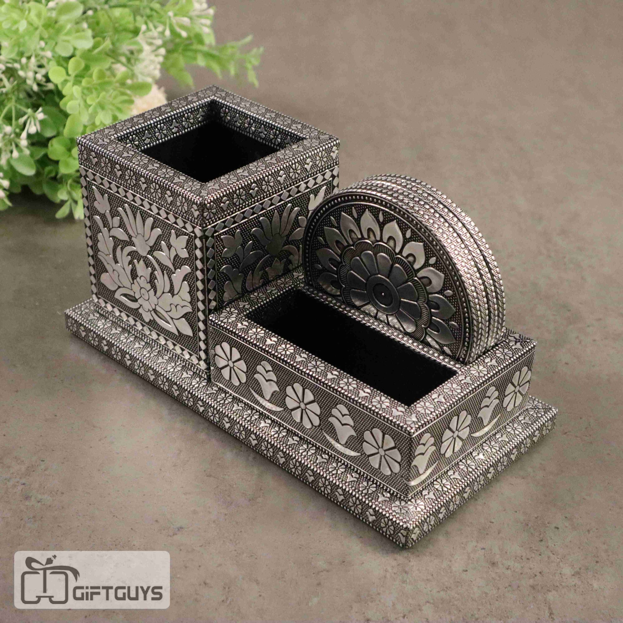 Oxidised Worked pen stand Set